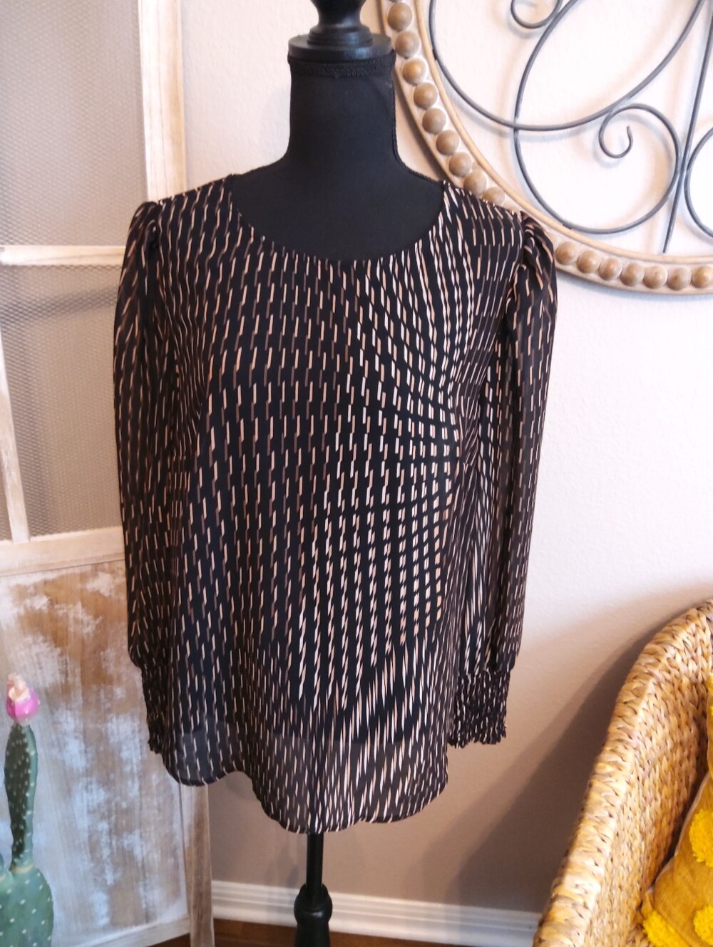 A New Day Black and Beige Patterned Long-Sleeve Women's Blouse